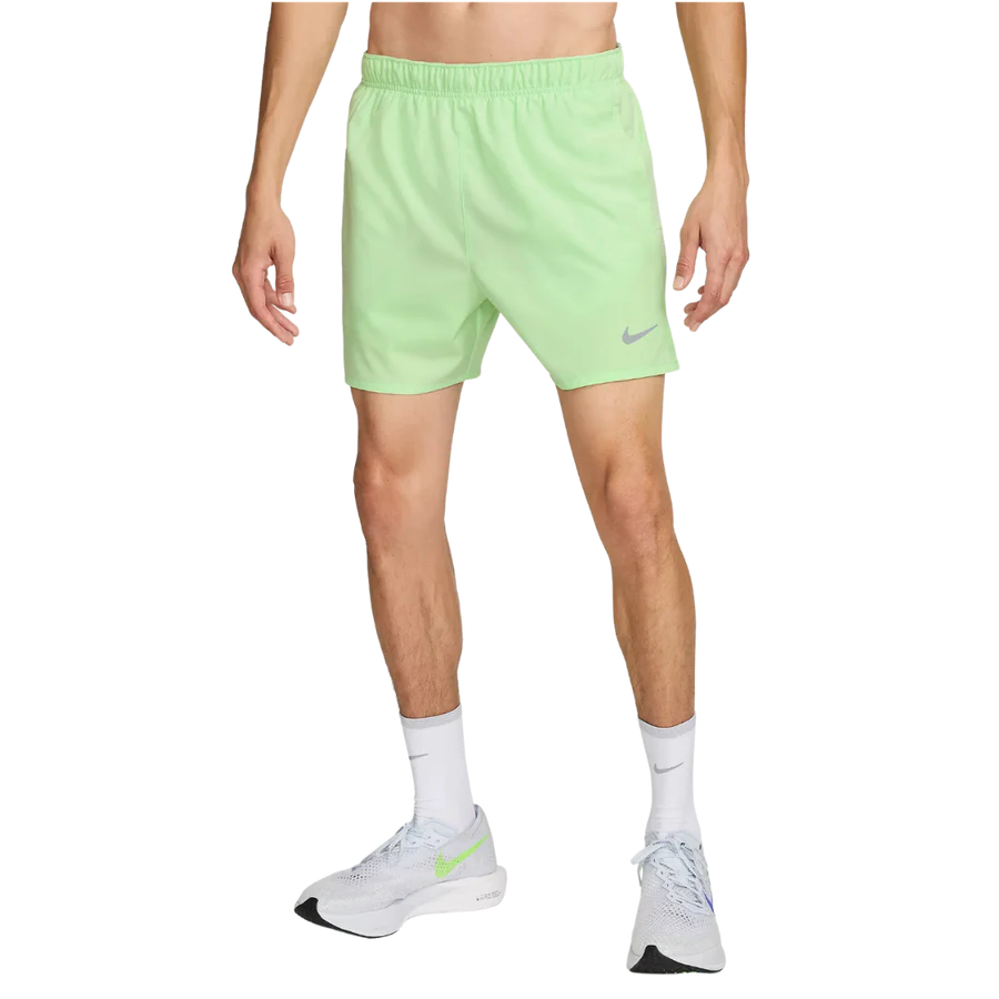 Nike challenger 18cm shorts 'vapour green'