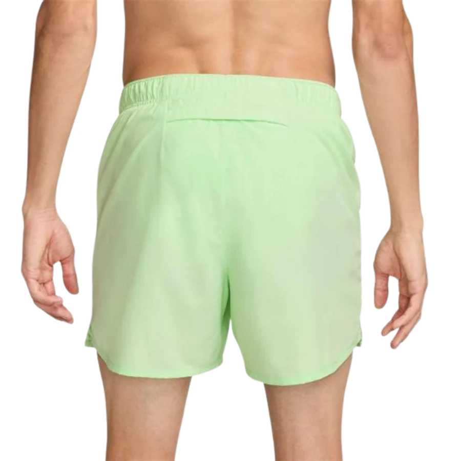 Nike challenger 18cm shorts 'vapour green'