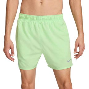 Nike challenger 13cm shorts 'vapour green'